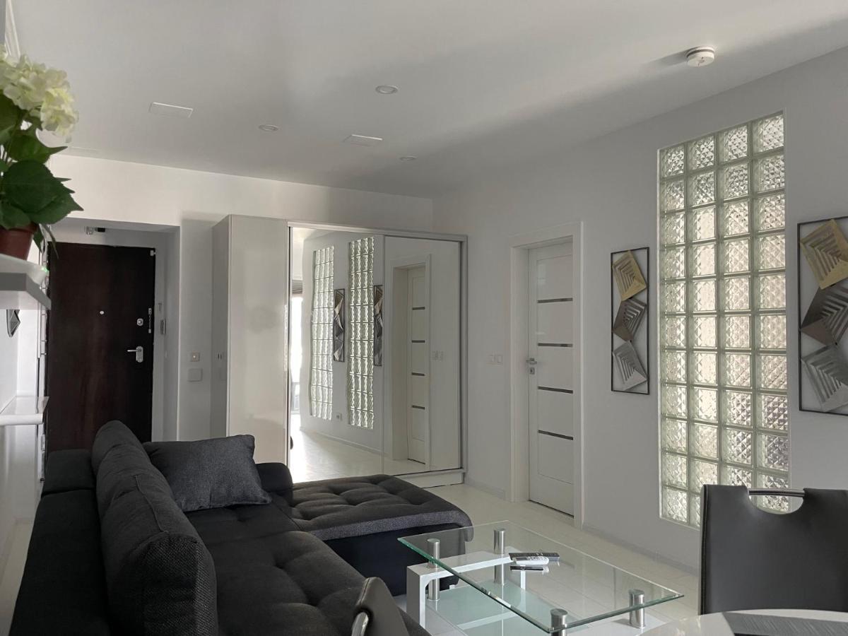Luxury Westpark 2-Room Apartment Lakeview W5 Bucureşti Exterior foto